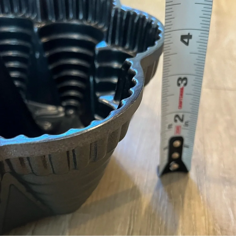 Nordic Ware Bundt Brand Fiesta Party Cake Pan